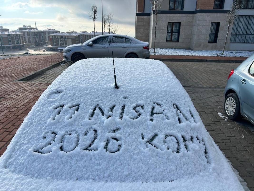 Konya’nın merkezine 11 Nisan’da kar sürprizi 1